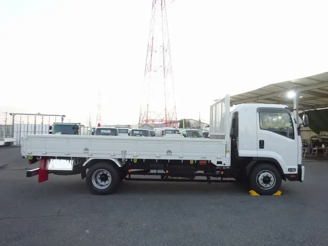 いすゞ フォワード 2RG-FTR90U2(2WD)の写真15