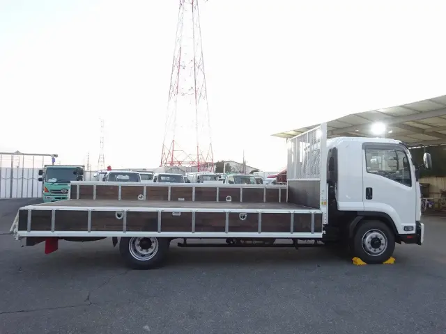 いすゞ フォワード 2RG-FTR90U2(2WD)の写真16
