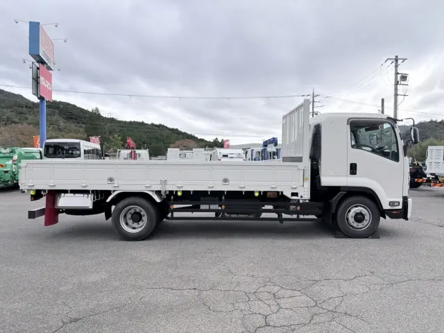 いすゞ フォワード 2RG-FTR90U2(2WD)の写真16