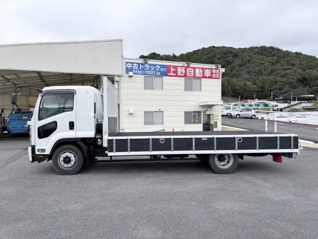 いすゞ フォワード 2RG-FTR90U2(2WD)の写真19