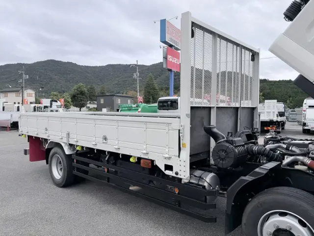いすゞ フォワード 2RG-FTR90U2(2WD)の写真24