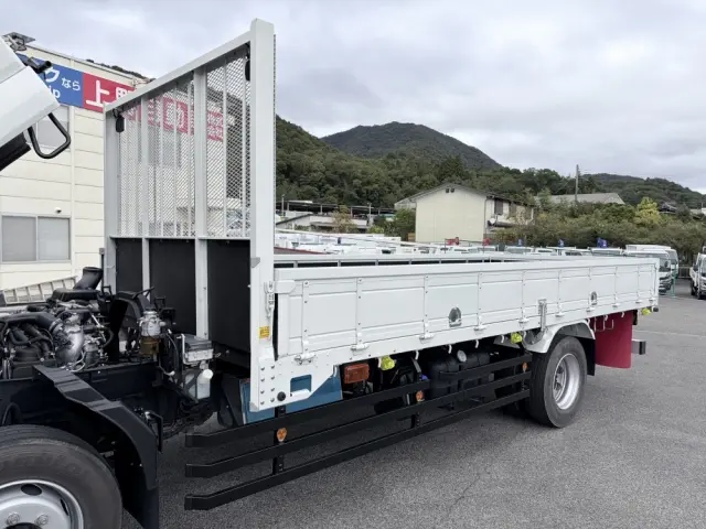 いすゞ フォワード 2RG-FTR90U2(2WD)の写真25