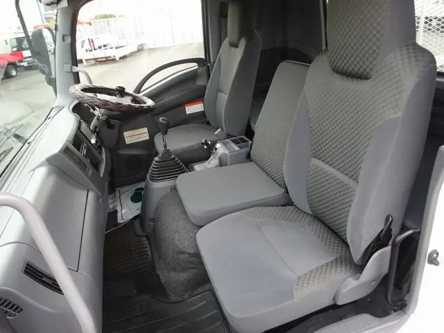いすゞ フォワード 2RG-FTR90U2(2WD)の写真29