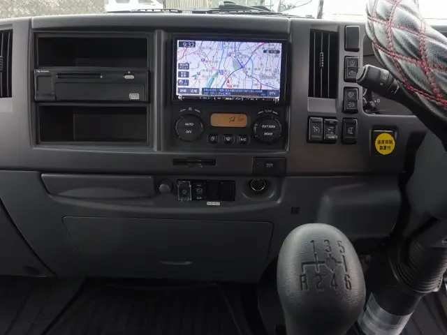 いすゞ フォワード 2RG-FTR90U2(2WD)の写真32