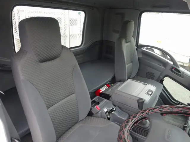 いすゞ フォワード 2RG-FTR90U2(2WD)の写真34
