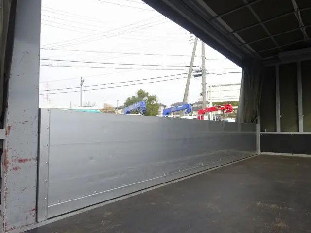 いすゞ エルフ 2RG-NMR88AR(2WD)の写真15