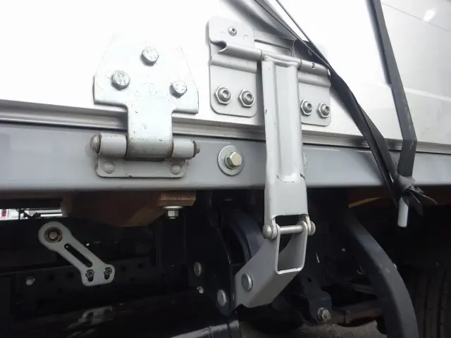 いすゞ エルフ 2RG-NMR88AR(2WD)の写真40