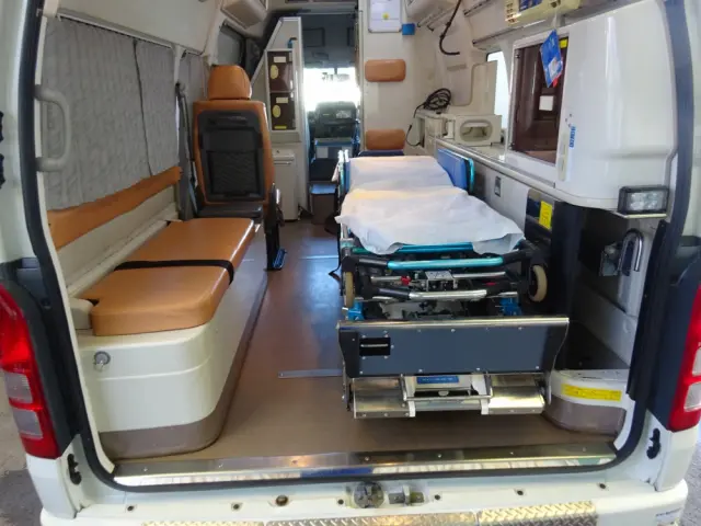 トヨタ ハイエース CBF-TRH226S(4WD)の写真17