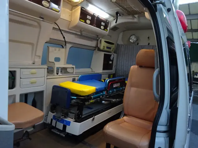 トヨタ ハイエース CBF-TRH226S(4WD)の写真21