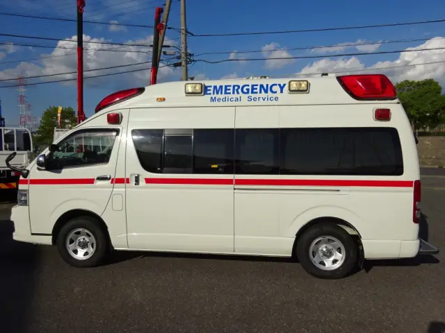 トヨタ ハイエース CBF-TRH226S(4WD)の写真30