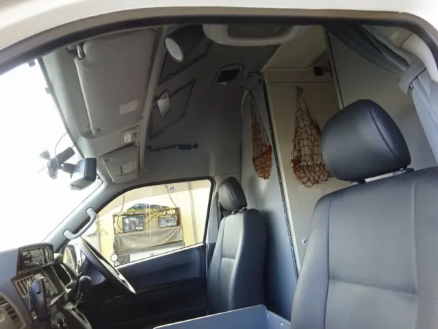 トヨタ ハイエース CBF-TRH226S(4WD)の写真40