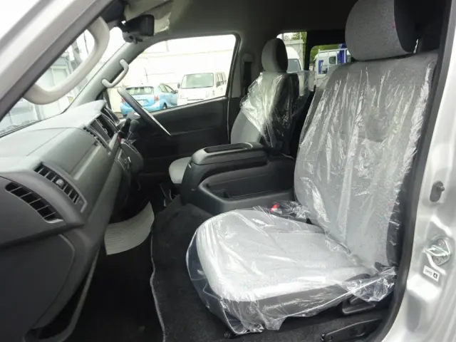 トヨタ ハイエースコミューター 3DF-GDH223B(2WD)の写真32