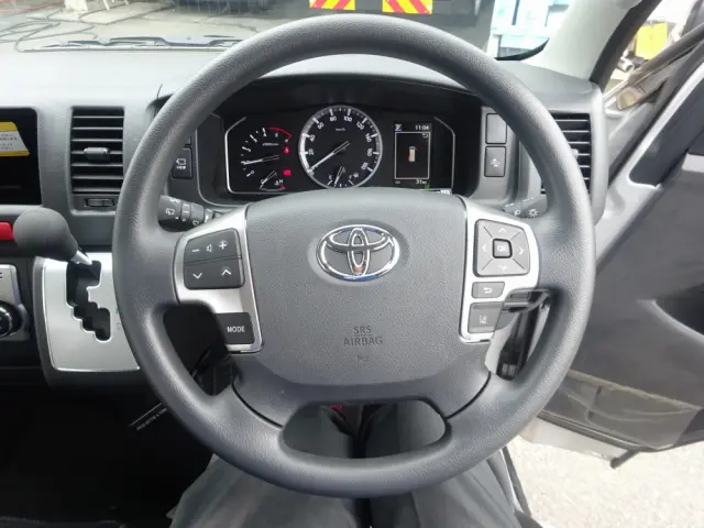 トヨタ ハイエースコミューター 3DF-GDH223B(2WD)の写真33