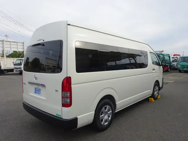 トヨタ ハイエースコミューター 3DF-GDH223B(2WD)の写真2