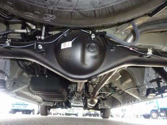 トヨタ ハイエースコミューター 3DF-GDH223B(2WD)の写真9