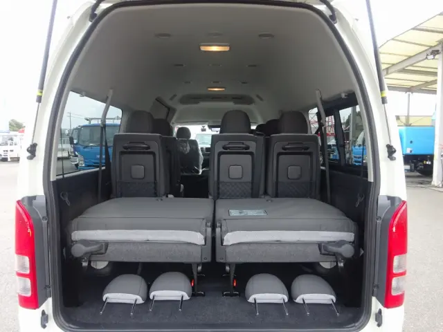 トヨタ ハイエースコミューター 3DF-GDH223B(2WD)の写真19