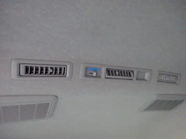 トヨタ ハイエースコミューター 3DF-GDH223B(2WD)の写真24