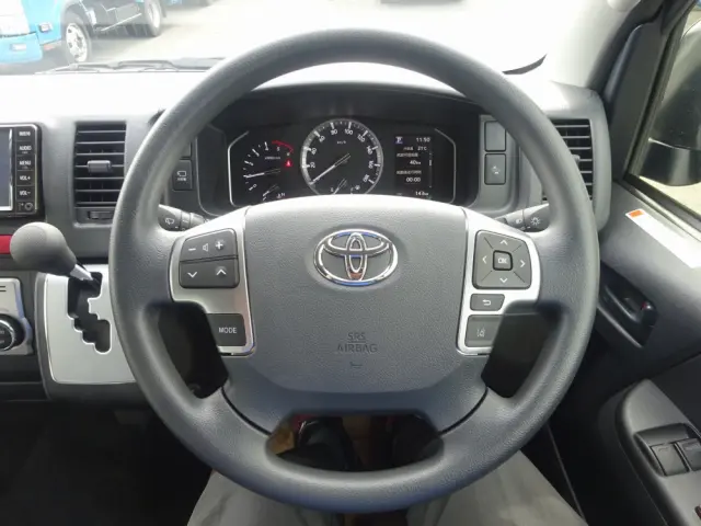 トヨタ ハイエースコミューター 3DF-GDH223B(2WD)の写真33