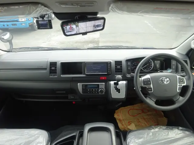 トヨタ ハイエースコミューター 3DF-GDH223B(2WD)の写真35