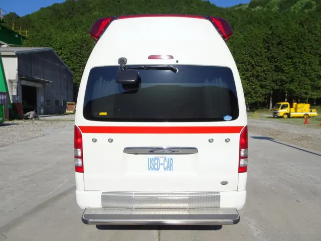 トヨタ ハイエースバン CBF-TRH226S(4WD)の写真3