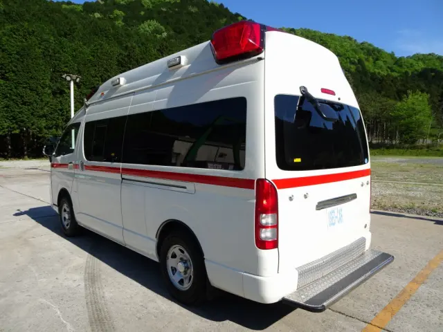 トヨタ ハイエースバン CBF-TRH226S(4WD)の写真6