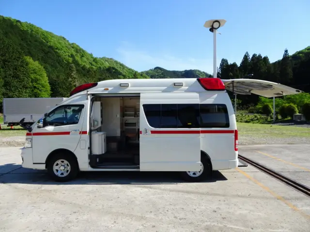 トヨタ ハイエースバン CBF-TRH226S(4WD)の写真7