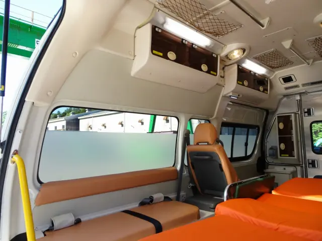 トヨタ ハイエースバン CBF-TRH226S(4WD)の写真11