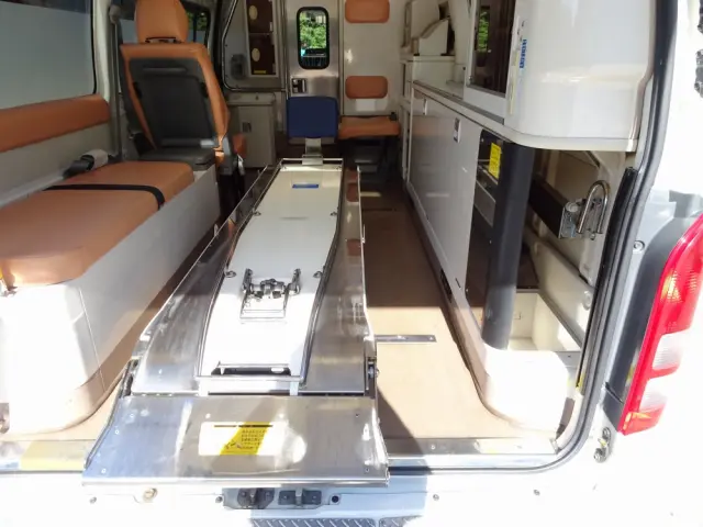 トヨタ ハイエースバン CBF-TRH226S(4WD)の写真14