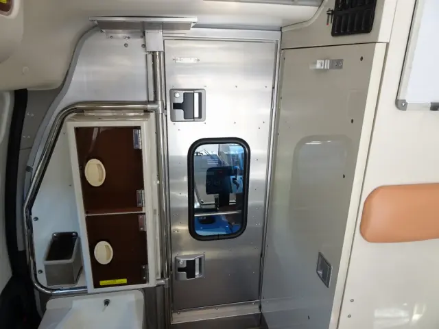 トヨタ ハイエースバン CBF-TRH226S(4WD)の写真25