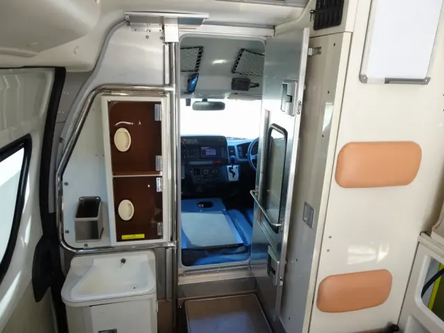 トヨタ ハイエースバン CBF-TRH226S(4WD)の写真26