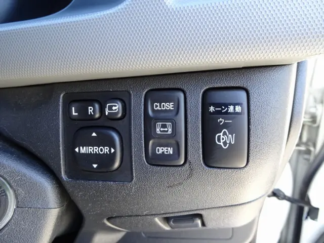 トヨタ ハイエースバン CBF-TRH226S(4WD)の写真42