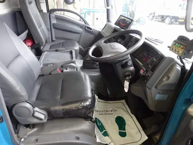 いすゞ エルフ TKG-NPR85YN(2WD)の写真4