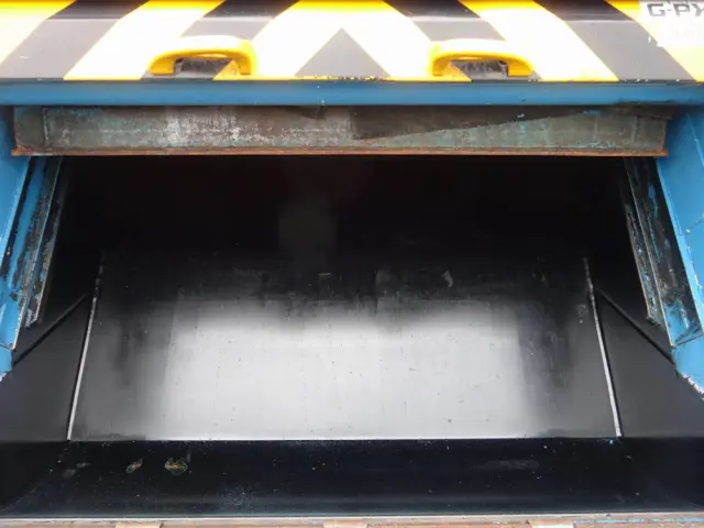 いすゞ エルフ TKG-NPR85YN(2WD)の写真16