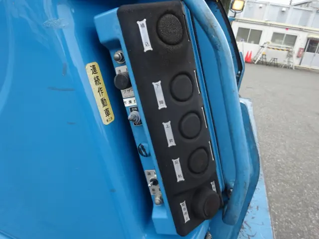 いすゞ エルフ TKG-NPR85YN(2WD)の写真24