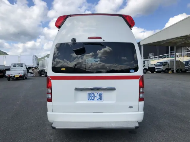 トヨタ ハイエース CBF-TRH226S(4WD)の写真3