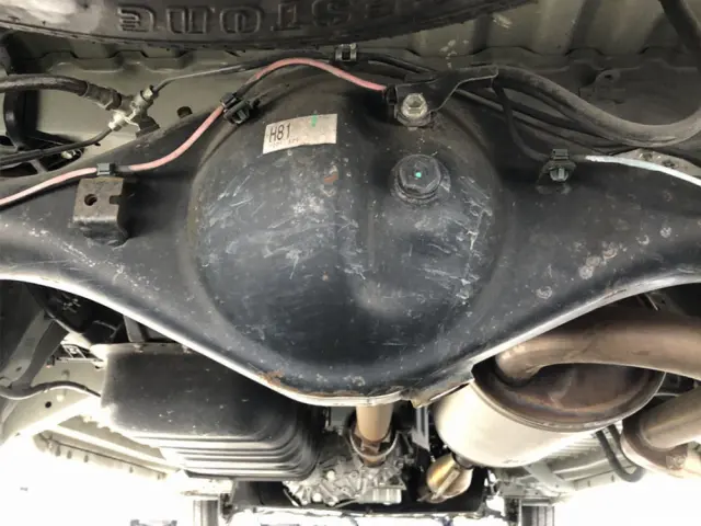 トヨタ ハイエース CBF-TRH226S(4WD)の写真9