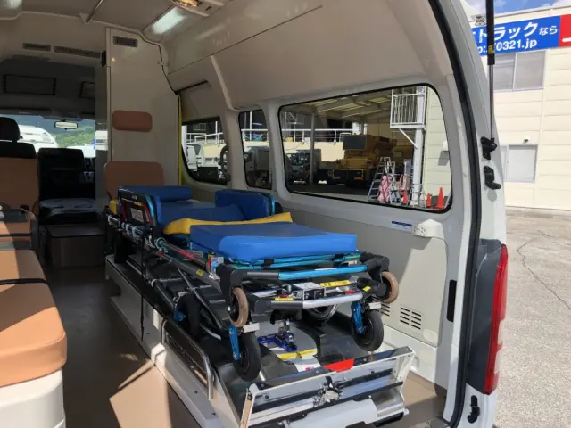 トヨタ ハイエース CBF-TRH226S(4WD)の写真18