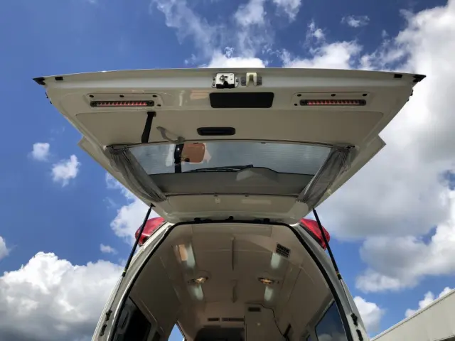 トヨタ ハイエース CBF-TRH226S(4WD)の写真27