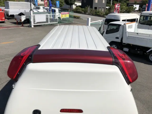 トヨタ ハイエース CBF-TRH226S(4WD)の写真29