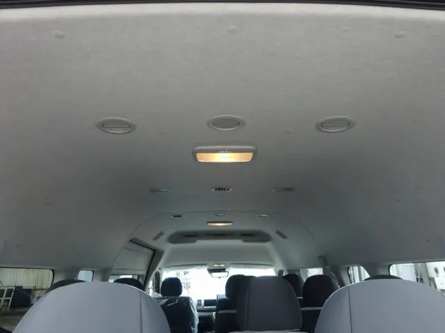 トヨタ ハイエースコミューター 3DF-GDH223B(2WD)の写真17