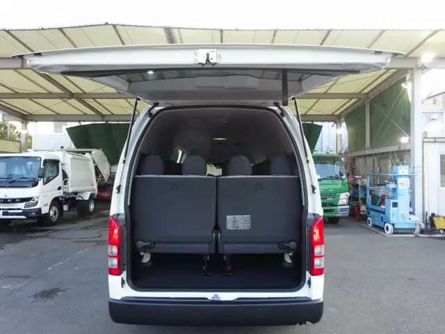 トヨタ ハイエースコミューター 3DF-GDH223Bの写真8