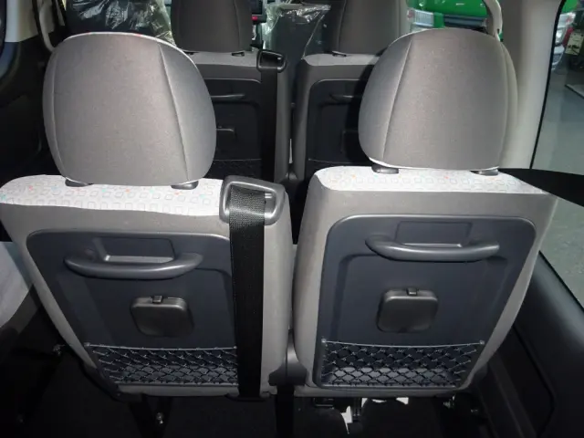 トヨタ ハイエースコミューター 3DF-GDH223Bの写真20