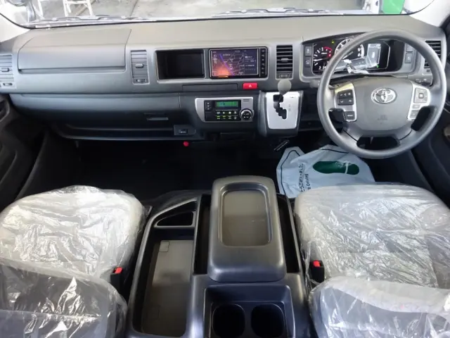 トヨタ ハイエースコミューター 3DF-GDH223Bの写真34