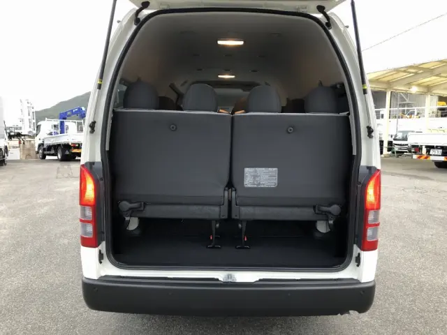 トヨタ ハイエースコミューター 3DF-GDH223B(2WD)の写真8