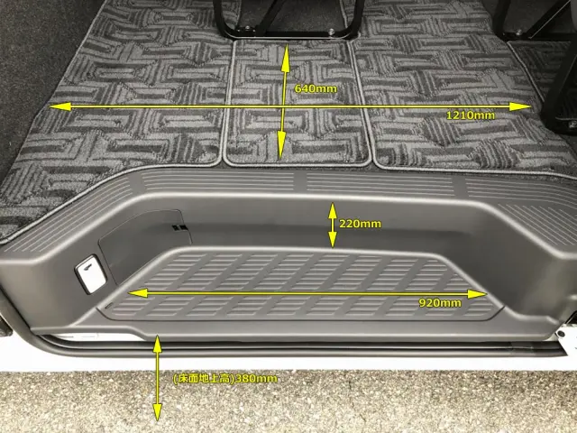 トヨタ ハイエースコミューター 3DF-GDH223B(2WD)の写真14