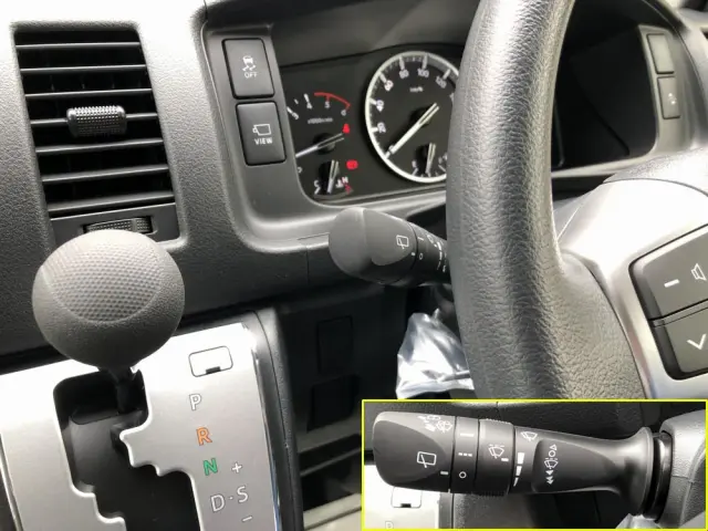 トヨタ ハイエースコミューター 3DF-GDH223B(2WD)の写真39