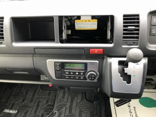 トヨタ ハイエースコミューター 3DF-GDH223B(2WD)の写真40