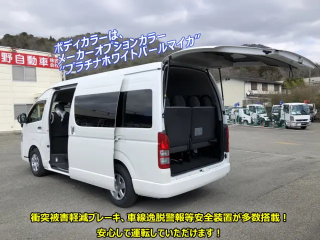 トヨタ ハイエースコミューター 3DF-GDH223B(2WD)の写真6