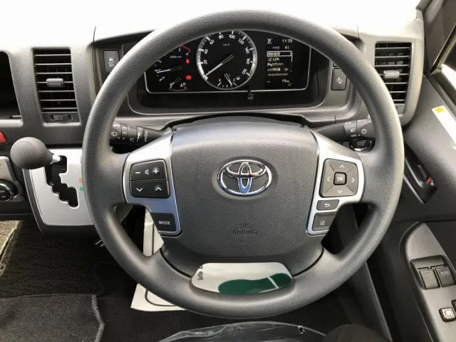トヨタ ハイエースコミューター 3DF-GDH223B(2WD)の写真37