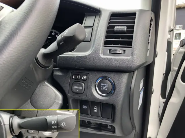 トヨタ ハイエースコミューター 3DF-GDH223B(2WD)の写真38